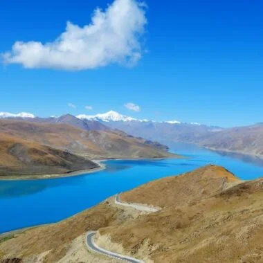 Yamdrok Yumtso Lake in Tibet