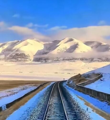 Stunning view on the railway to Tibet