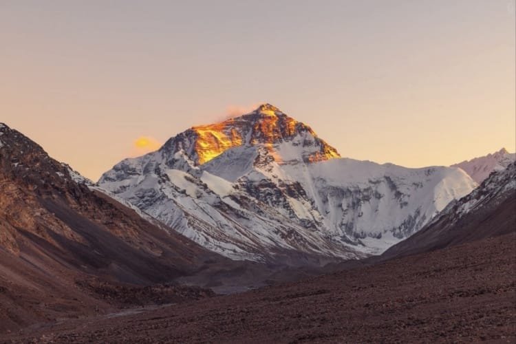 Everest golden summit panorama during 7-day Lhasa-Kathmandu group tour