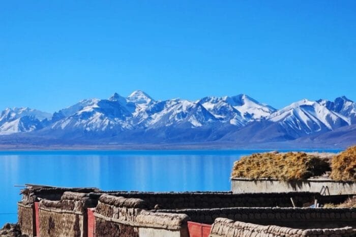 Lake Pelkutso and Mt. Shishapangma from roadside on the 15-day Kailash-Manasarovar group tour